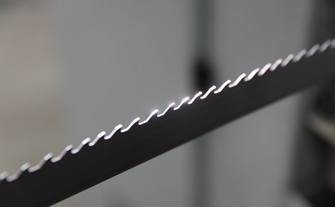 辽源双金属带锯条产生切削噪音的原因具体有哪些？